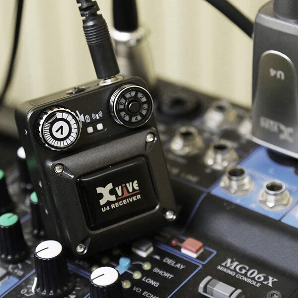 Xvive U4 In-Ear Monitor Wireless System Set